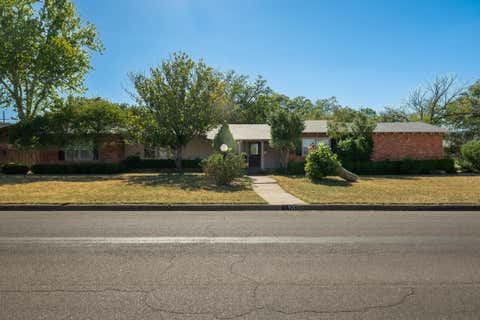 Photo of 4010 Flint Avenue, Lubbock, TX 79413 (MLS # 202611780)