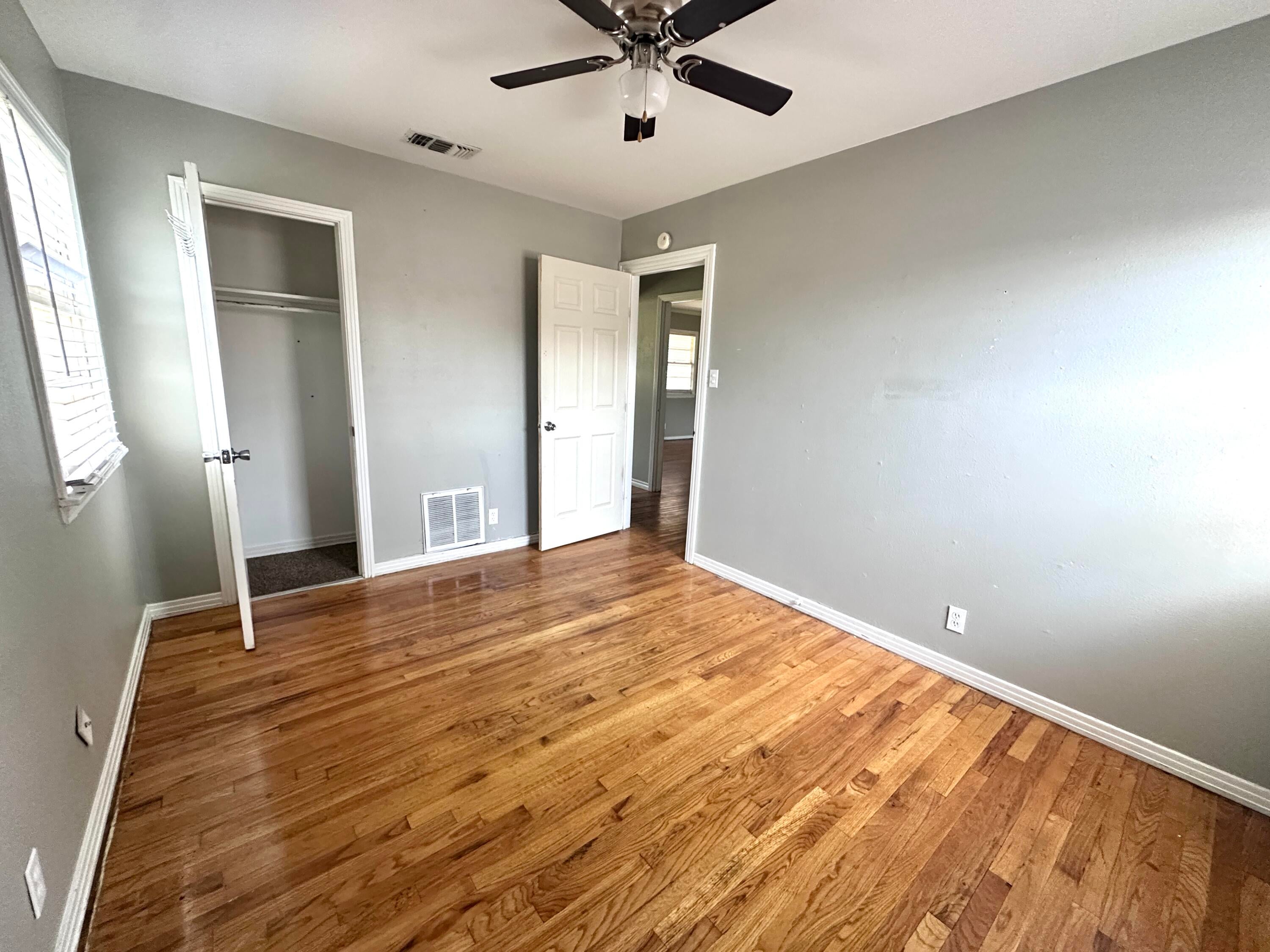 6501 Avenue T - Photo 4