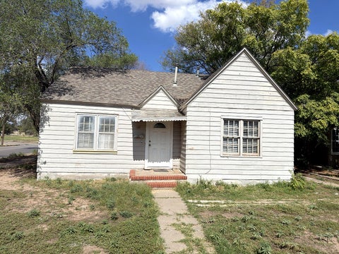 Photo of 1524 26th Street, Lubbock, TX 79411 (MLS # 202613755)