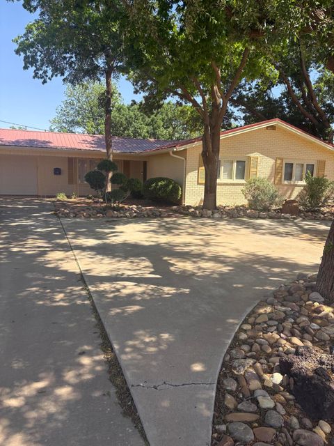 Photo of 1801 E Buckley Street, Brownfield, TX 79316 (MLS # 202605622)