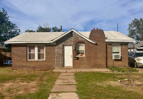 Photo of 1409 Milwaukee Street, Plainview, TX 79072 (MLS # 202614327)