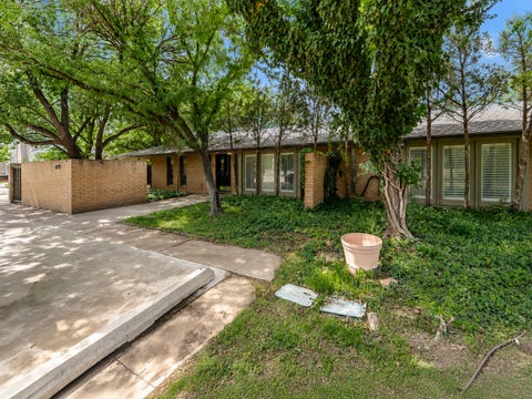 Photo of 4910 19th Street, Lubbock, TX 79407 (MLS # 202608406)