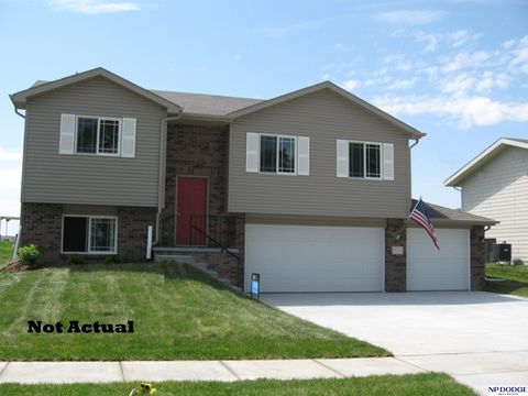 MLS: 22502604