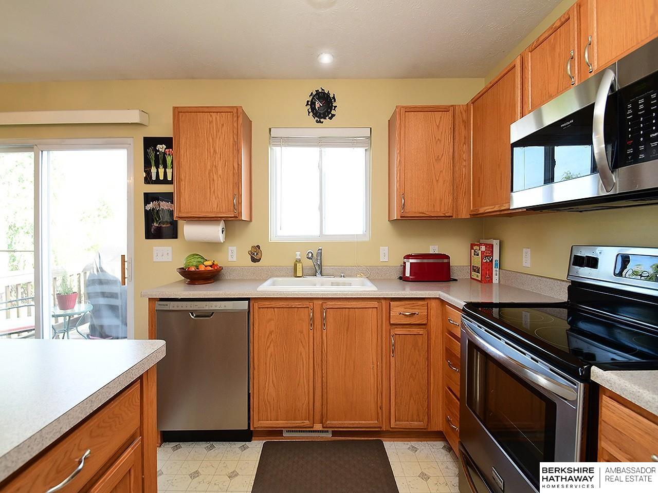 Omaha, Nebraska 68136, United States, 3 Bedrooms Bedrooms, ,2 BathroomsBathrooms,Residential,Pending,44873