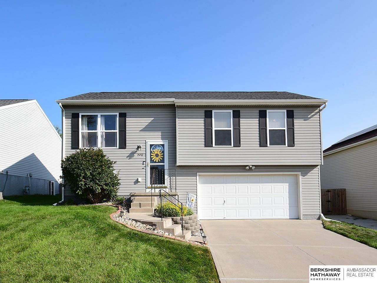 Omaha, Nebraska 68136, United States, 3 Bedrooms Bedrooms, ,2 BathroomsBathrooms,Residential,Pending,44873