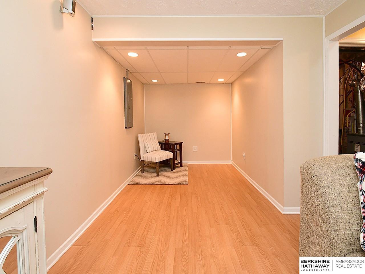 Omaha, Nebraska 68136, United States, 3 Bedrooms Bedrooms, ,2 BathroomsBathrooms,Residential,Pending,44873