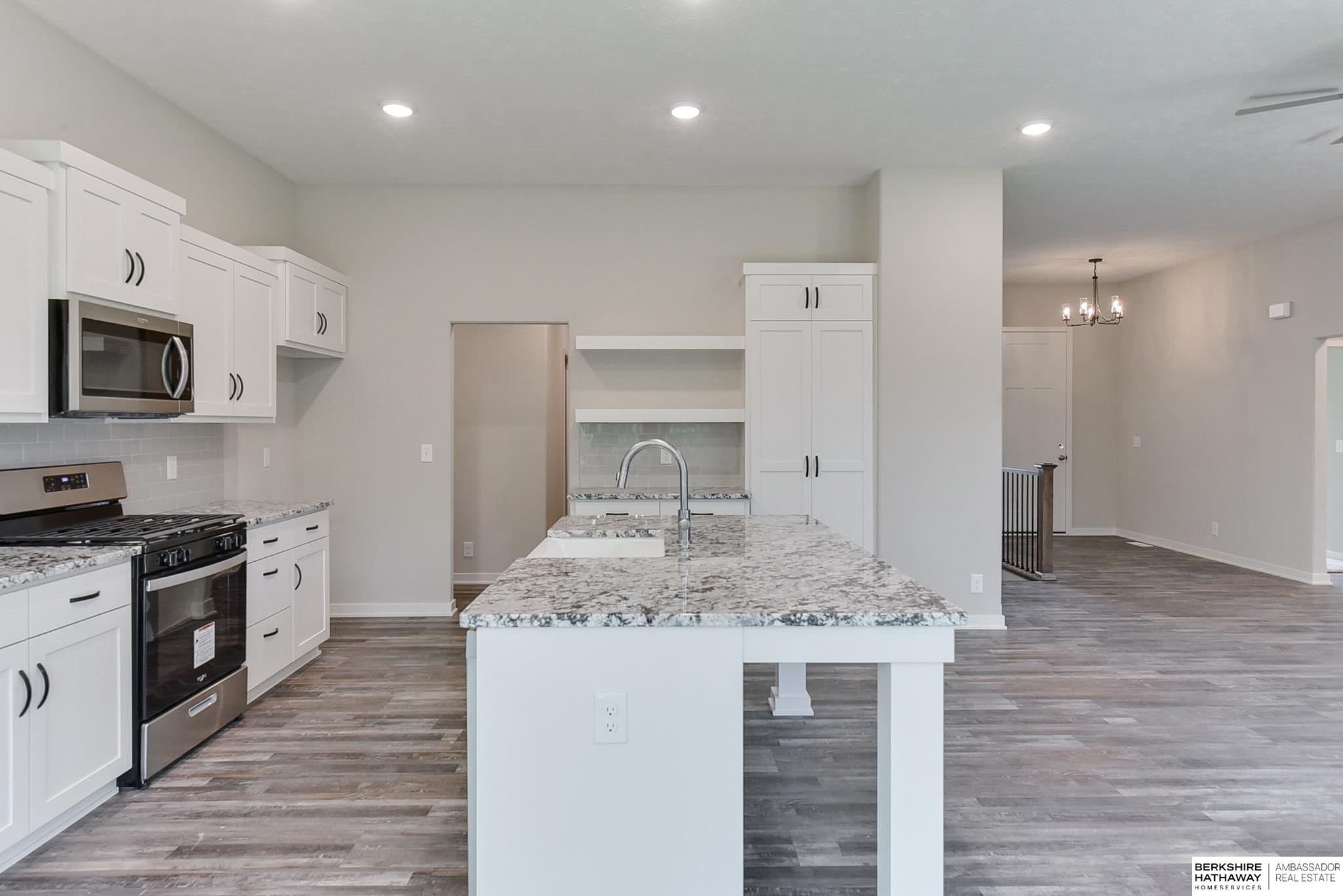 Papillion, Nebraska 68133, United States, 3 Bedrooms Bedrooms, ,2 BathroomsBathrooms,Residential,Pending,29089