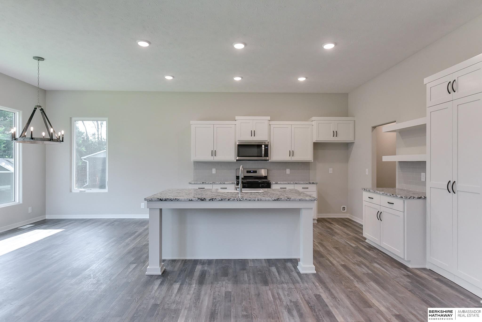 Papillion, Nebraska 68133, United States, 3 Bedrooms Bedrooms, ,2 BathroomsBathrooms,Residential,Pending,29089