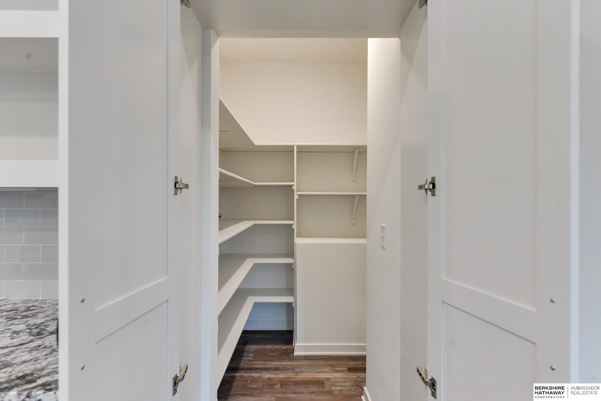 Papillion, Nebraska 68133, United States, 3 Bedrooms Bedrooms, ,2 BathroomsBathrooms,Residential,Pending,29089