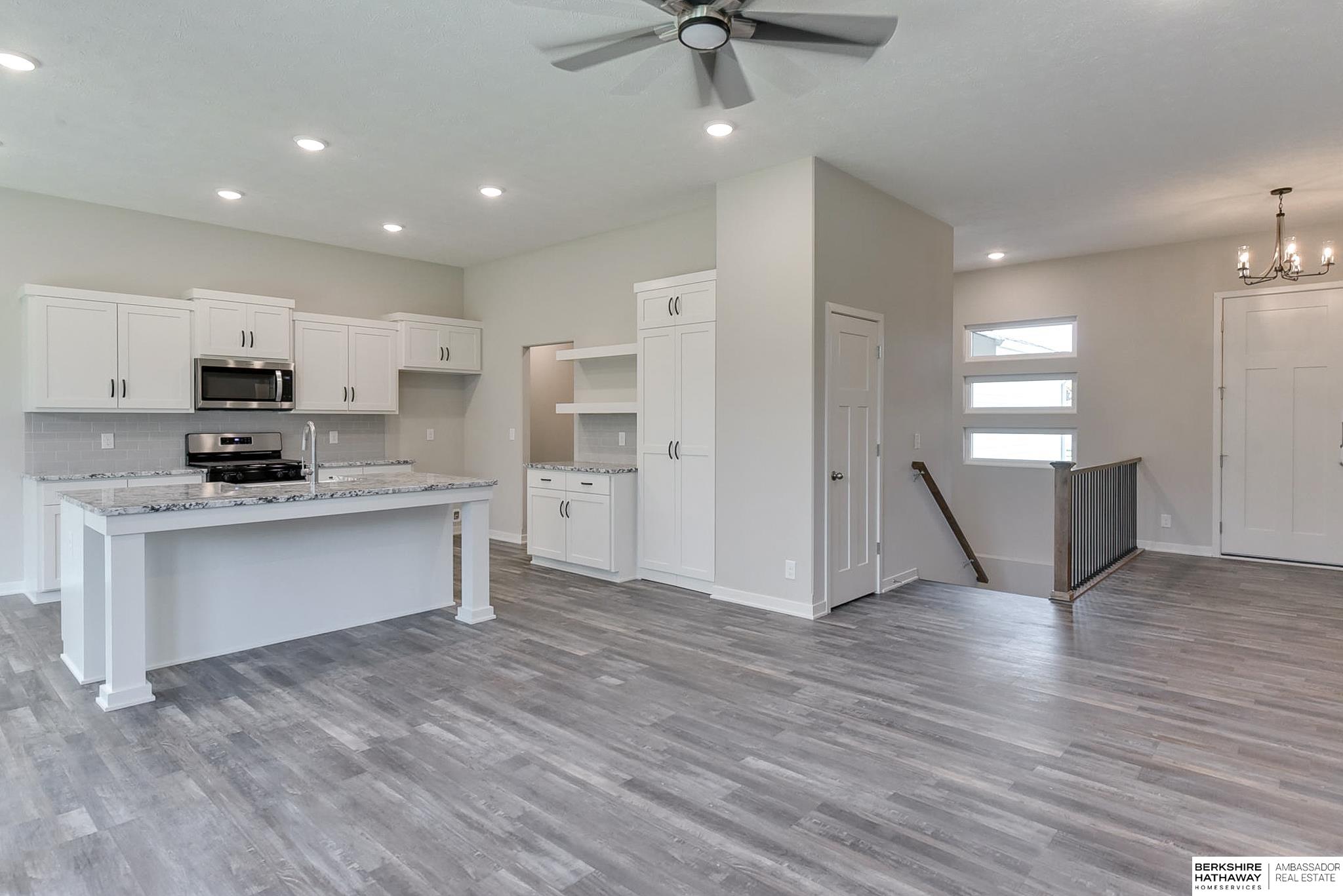 Papillion, Nebraska 68133, United States, 3 Bedrooms Bedrooms, ,2 BathroomsBathrooms,Residential,Pending,29089