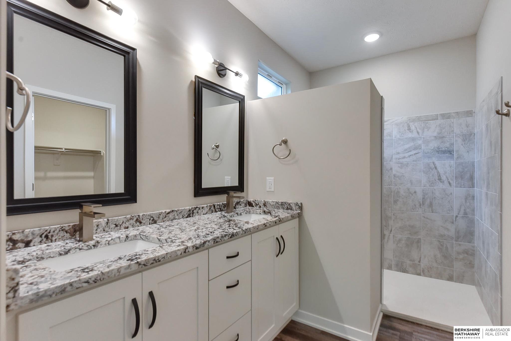 Papillion, Nebraska 68133, United States, 3 Bedrooms Bedrooms, ,2 BathroomsBathrooms,Residential,Pending,29089