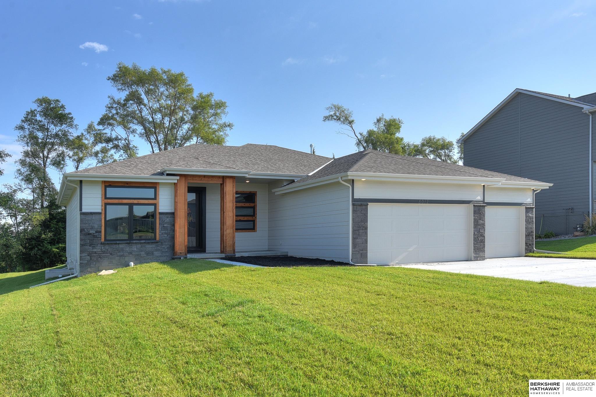 Papillion, Nebraska 68133, United States, 3 Bedrooms Bedrooms, ,2 BathroomsBathrooms,Residential,Pending,29089