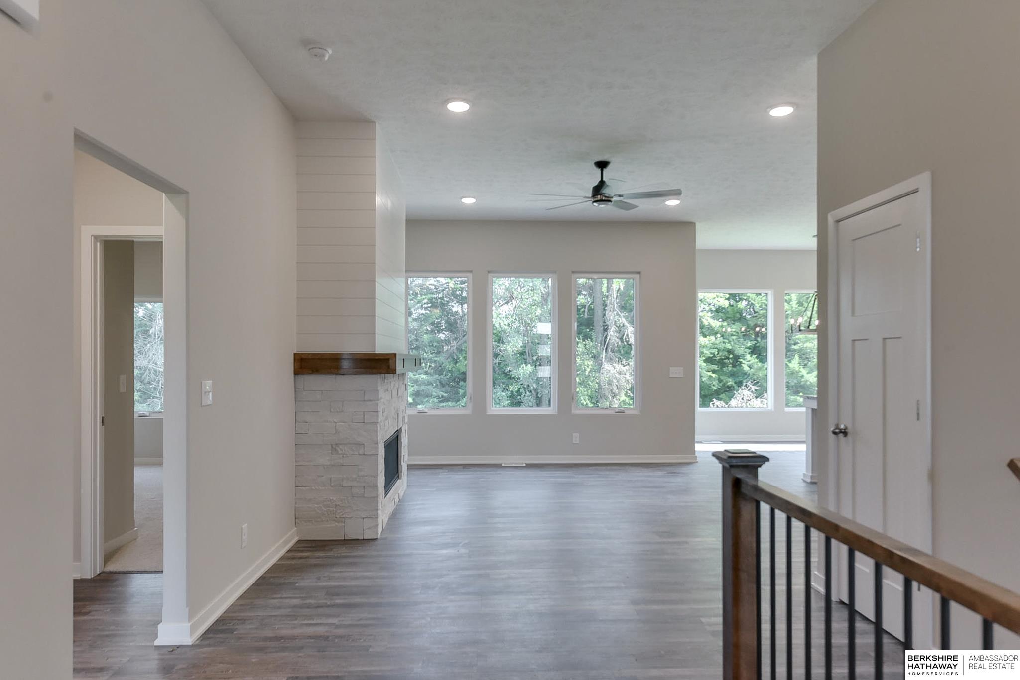 Papillion, Nebraska 68133, United States, 3 Bedrooms Bedrooms, ,2 BathroomsBathrooms,Residential,Pending,29089