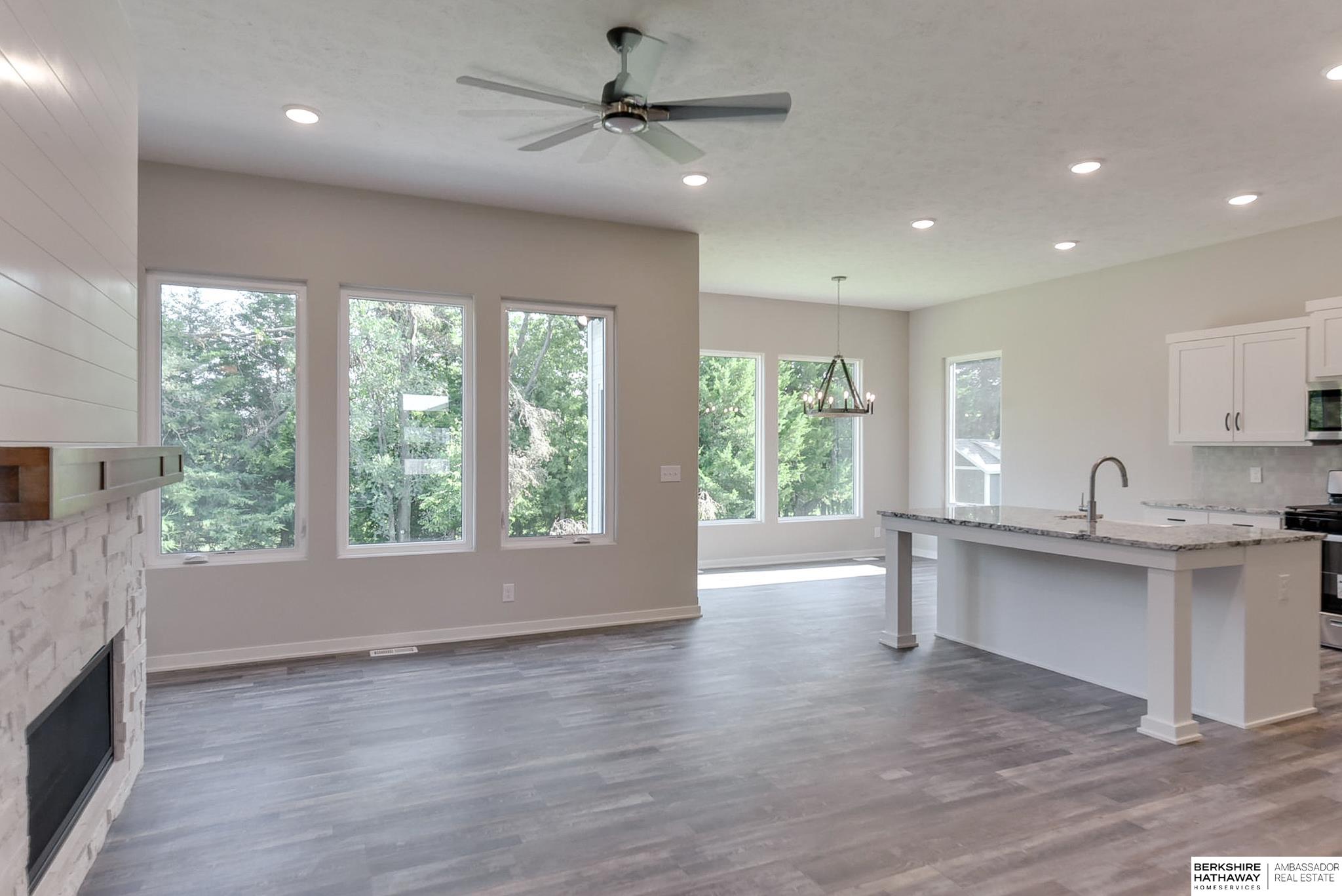 Papillion, Nebraska 68133, United States, 3 Bedrooms Bedrooms, ,2 BathroomsBathrooms,Residential,Pending,29089