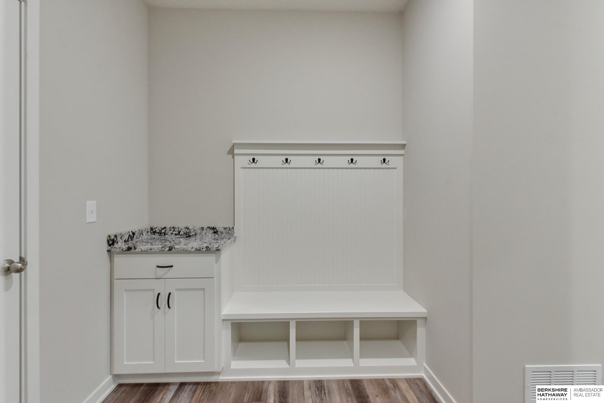 Papillion, Nebraska 68133, United States, 3 Bedrooms Bedrooms, ,2 BathroomsBathrooms,Residential,Pending,29089