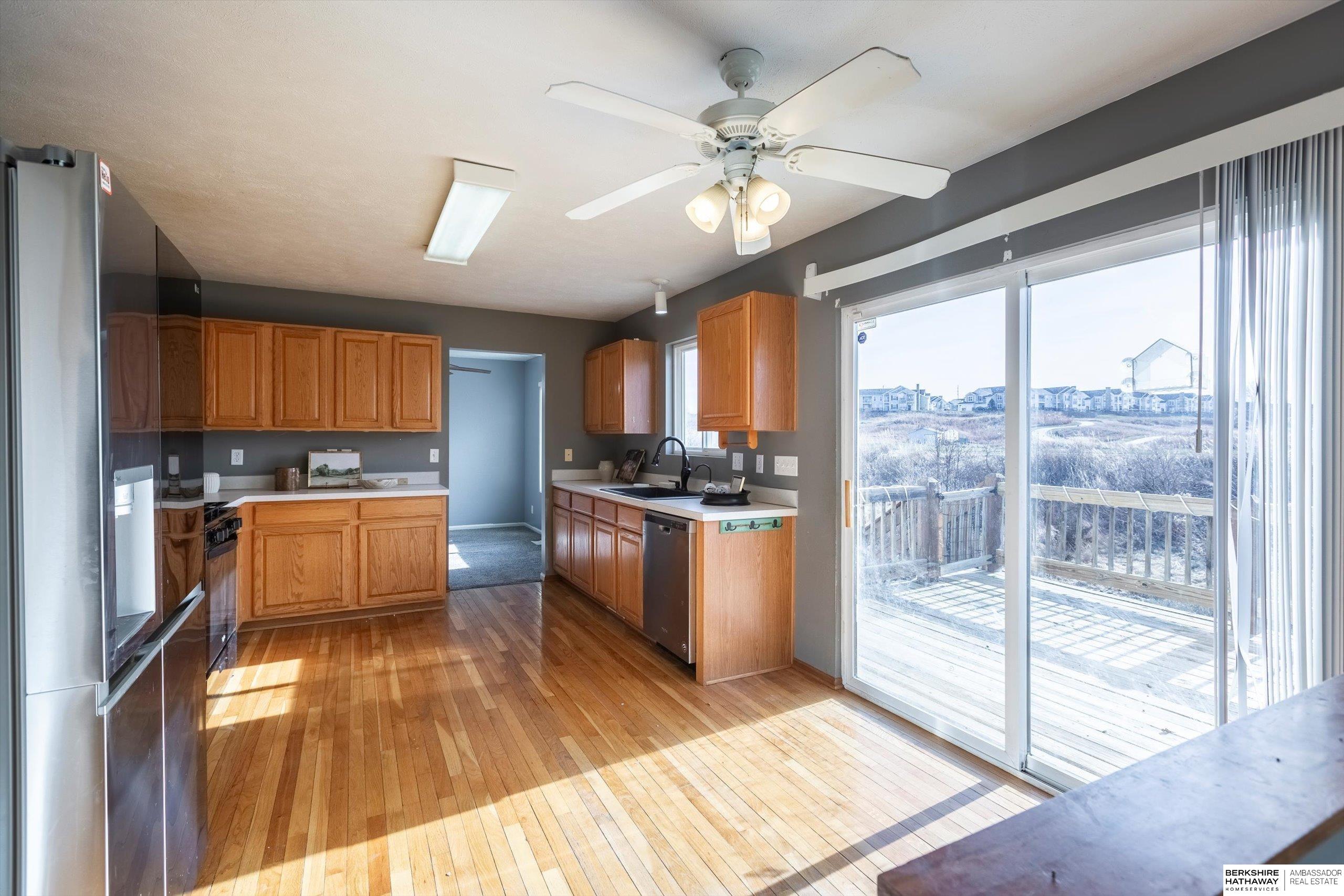 Bellevue, Nebraska 68123, United States, 4 Bedrooms Bedrooms, ,3 BathroomsBathrooms,Residential,Pending,26549