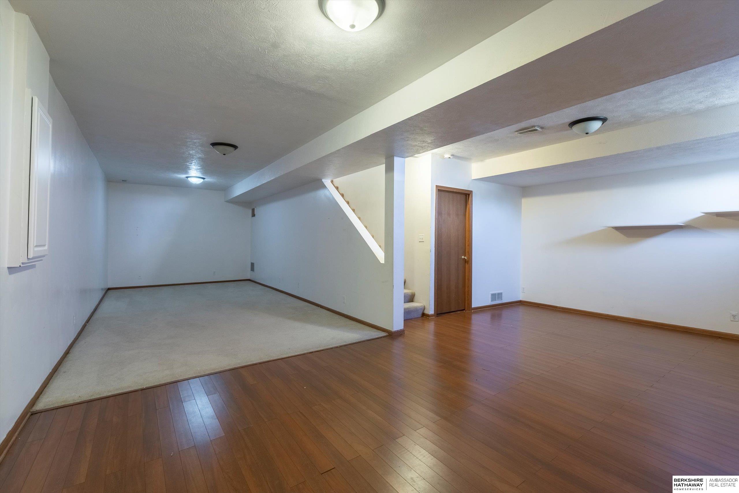 Bellevue, Nebraska 68123, United States, 4 Bedrooms Bedrooms, ,3 BathroomsBathrooms,Residential,Pending,26549