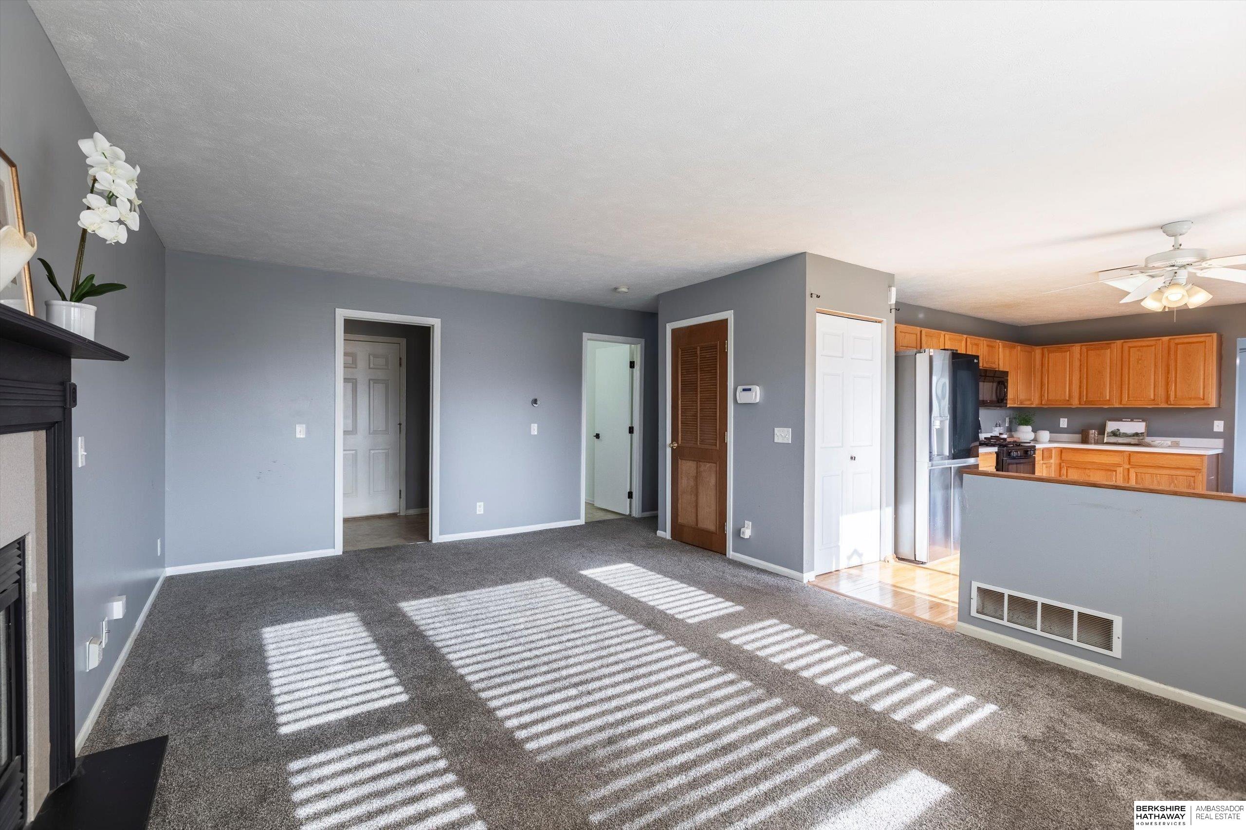 Bellevue, Nebraska 68123, United States, 4 Bedrooms Bedrooms, ,3 BathroomsBathrooms,Residential,Pending,26549