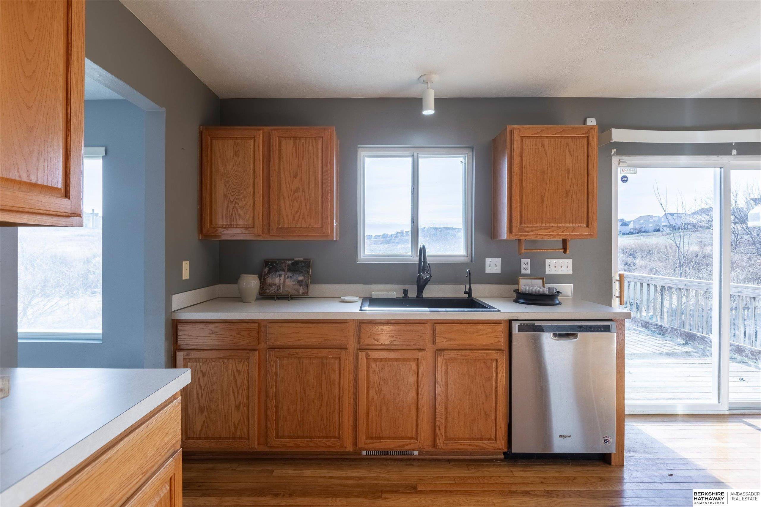 Bellevue, Nebraska 68123, United States, 4 Bedrooms Bedrooms, ,3 BathroomsBathrooms,Residential,Pending,26549