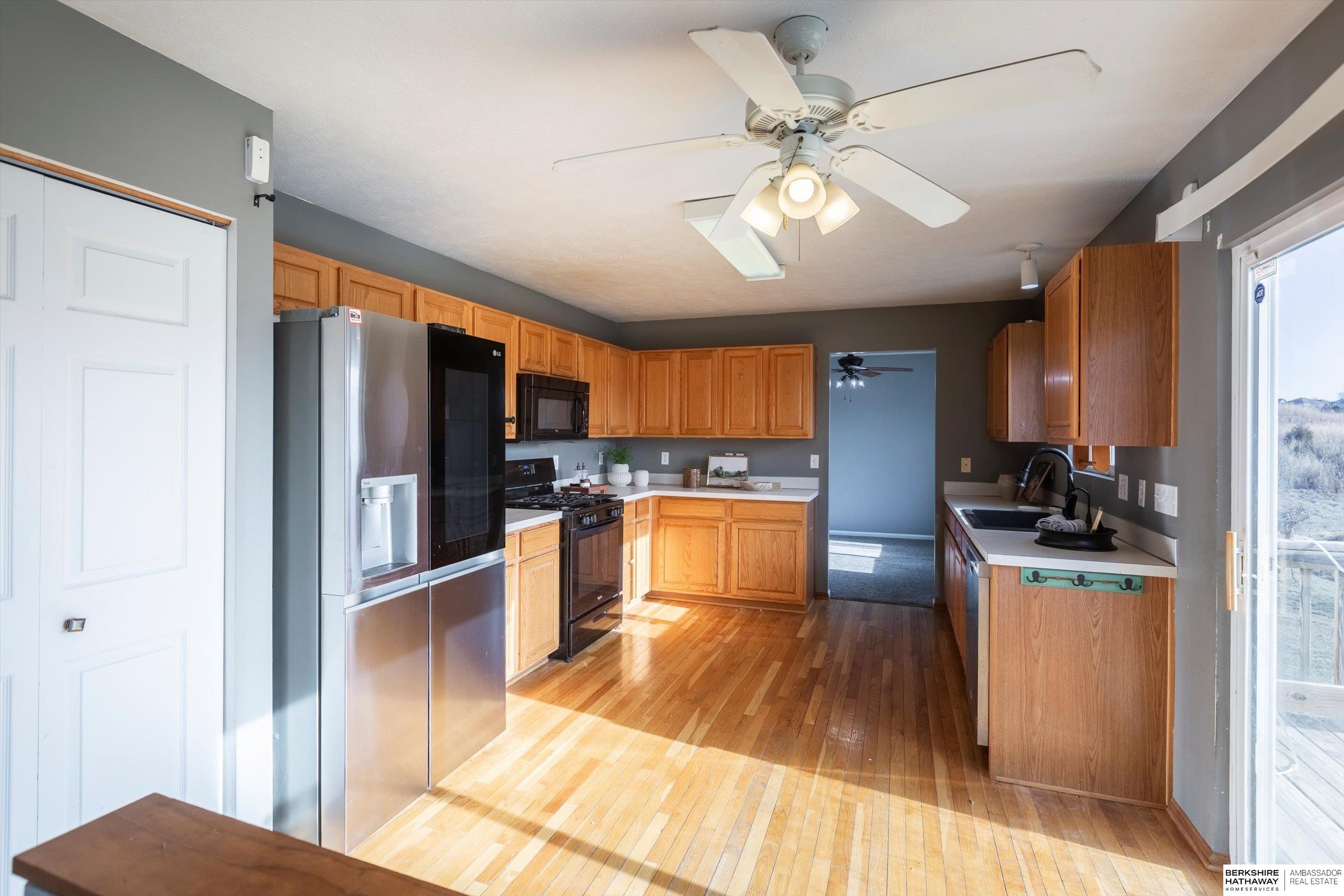 Bellevue, Nebraska 68123, United States, 4 Bedrooms Bedrooms, ,3 BathroomsBathrooms,Residential,Pending,26549