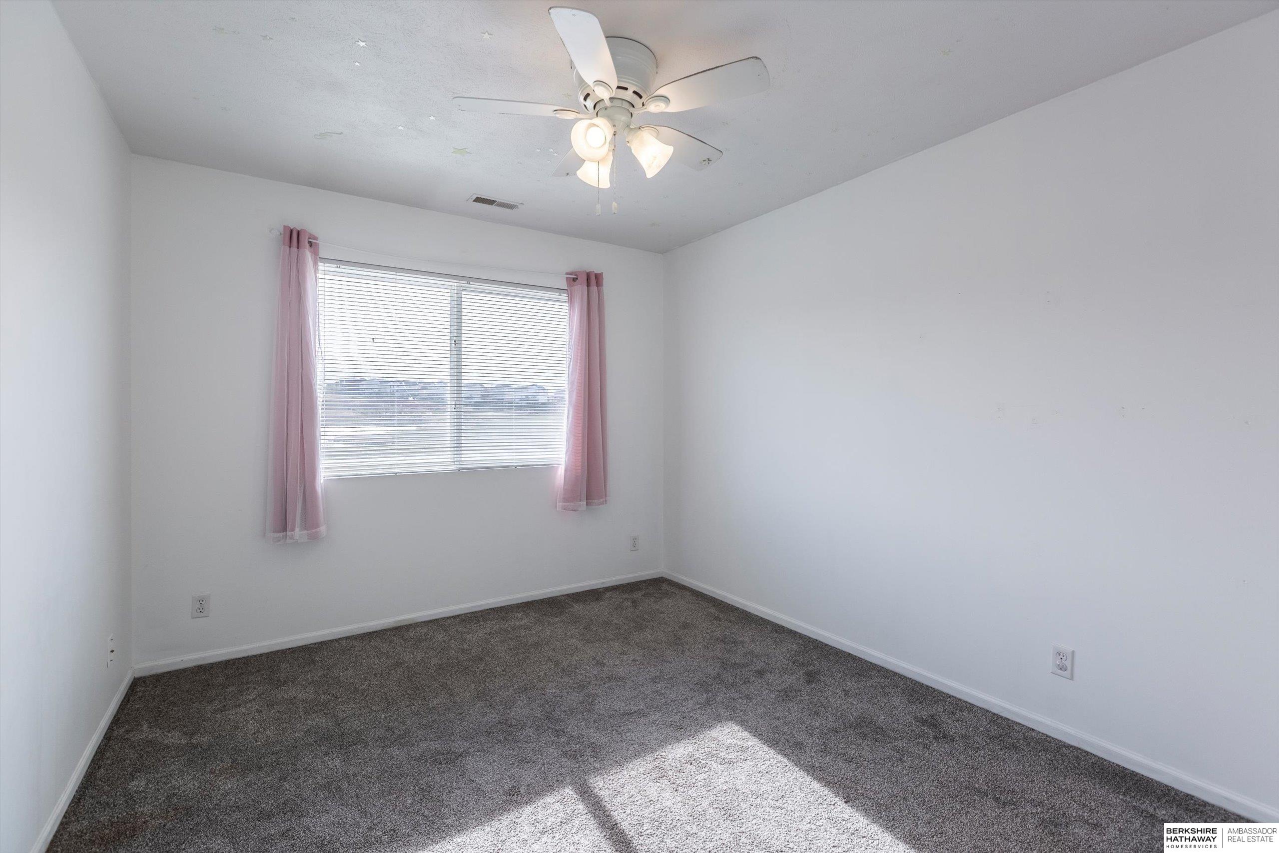 Bellevue, Nebraska 68123, United States, 4 Bedrooms Bedrooms, ,3 BathroomsBathrooms,Residential,Pending,26549