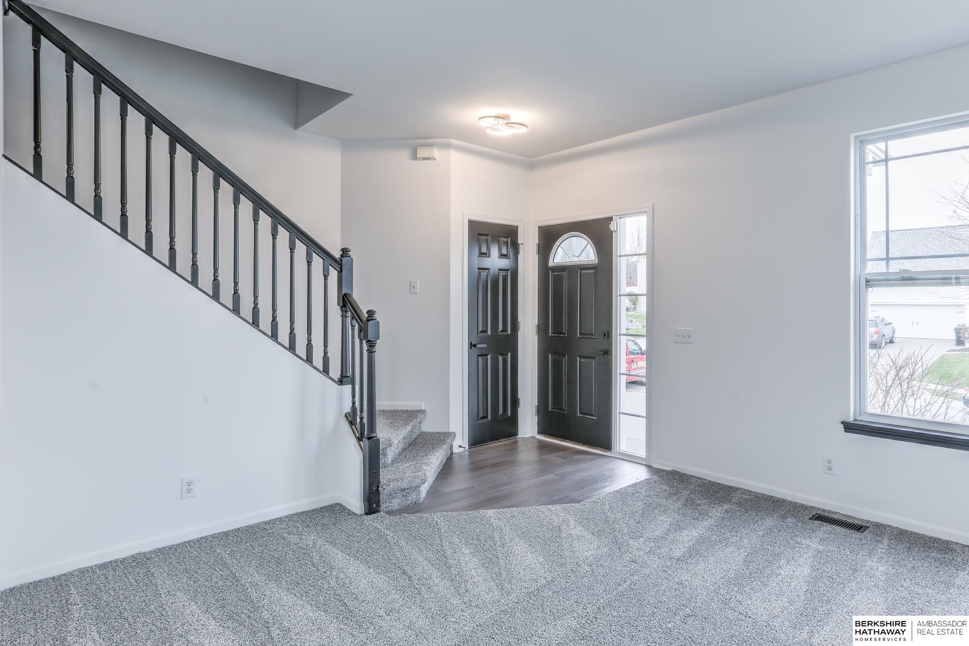 Omaha, Nebraska 68135, United States, 4 Bedrooms Bedrooms, ,3 BathroomsBathrooms,Residential,Pending,21707