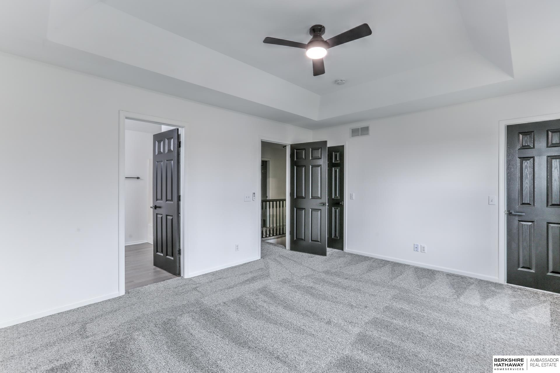 Omaha, Nebraska 68135, United States, 4 Bedrooms Bedrooms, ,3 BathroomsBathrooms,Residential,Pending,21707