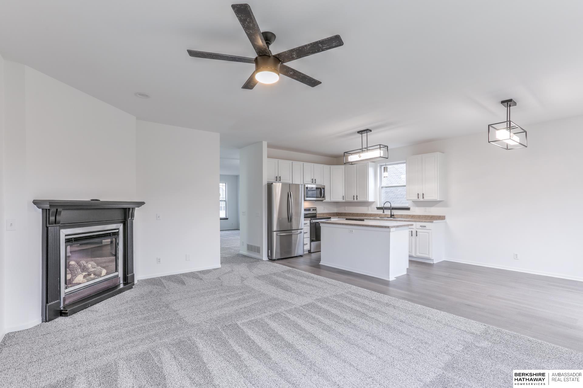 Omaha, Nebraska 68135, United States, 4 Bedrooms Bedrooms, ,3 BathroomsBathrooms,Residential,Pending,21707