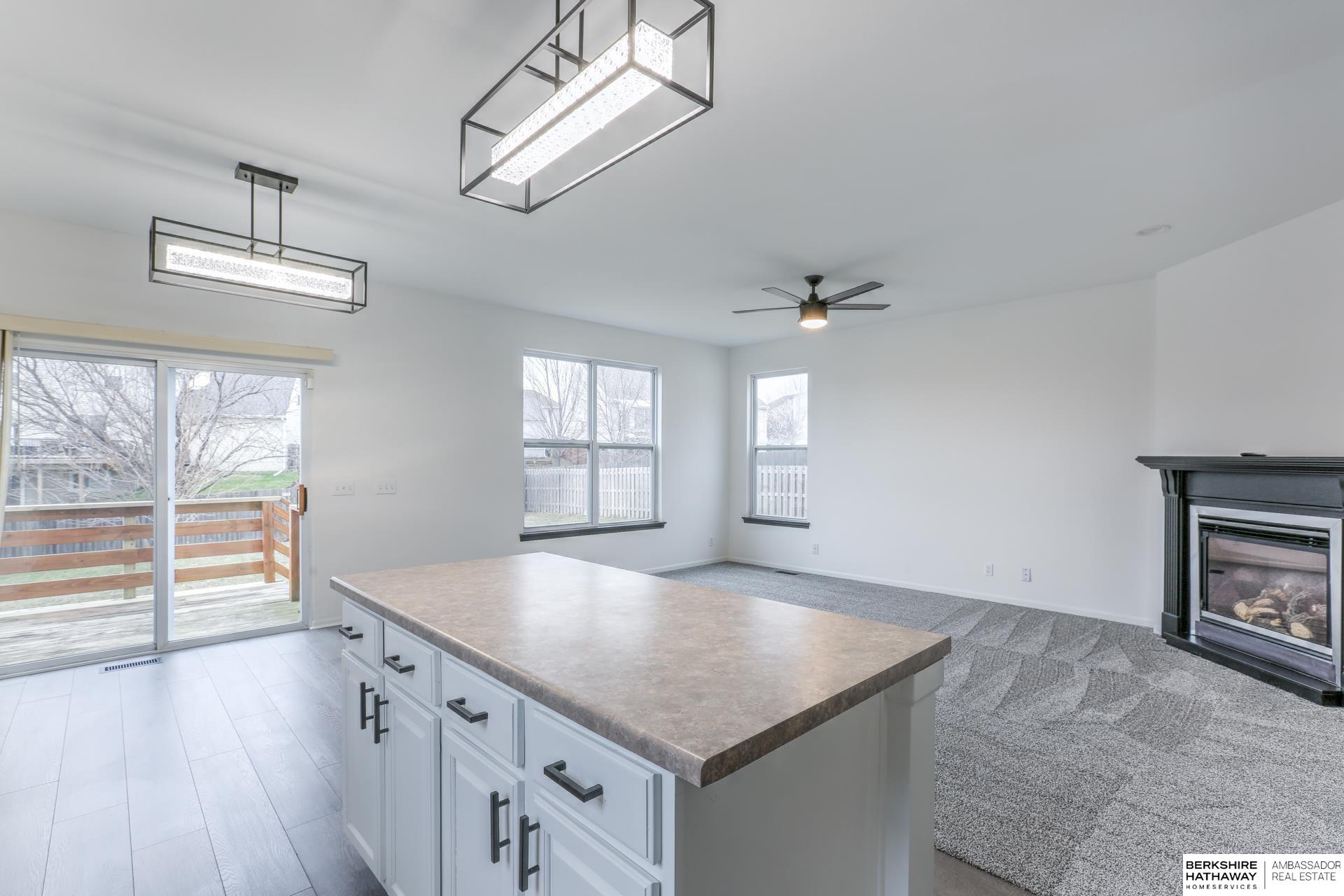 Omaha, Nebraska 68135, United States, 4 Bedrooms Bedrooms, ,3 BathroomsBathrooms,Residential,Pending,21707