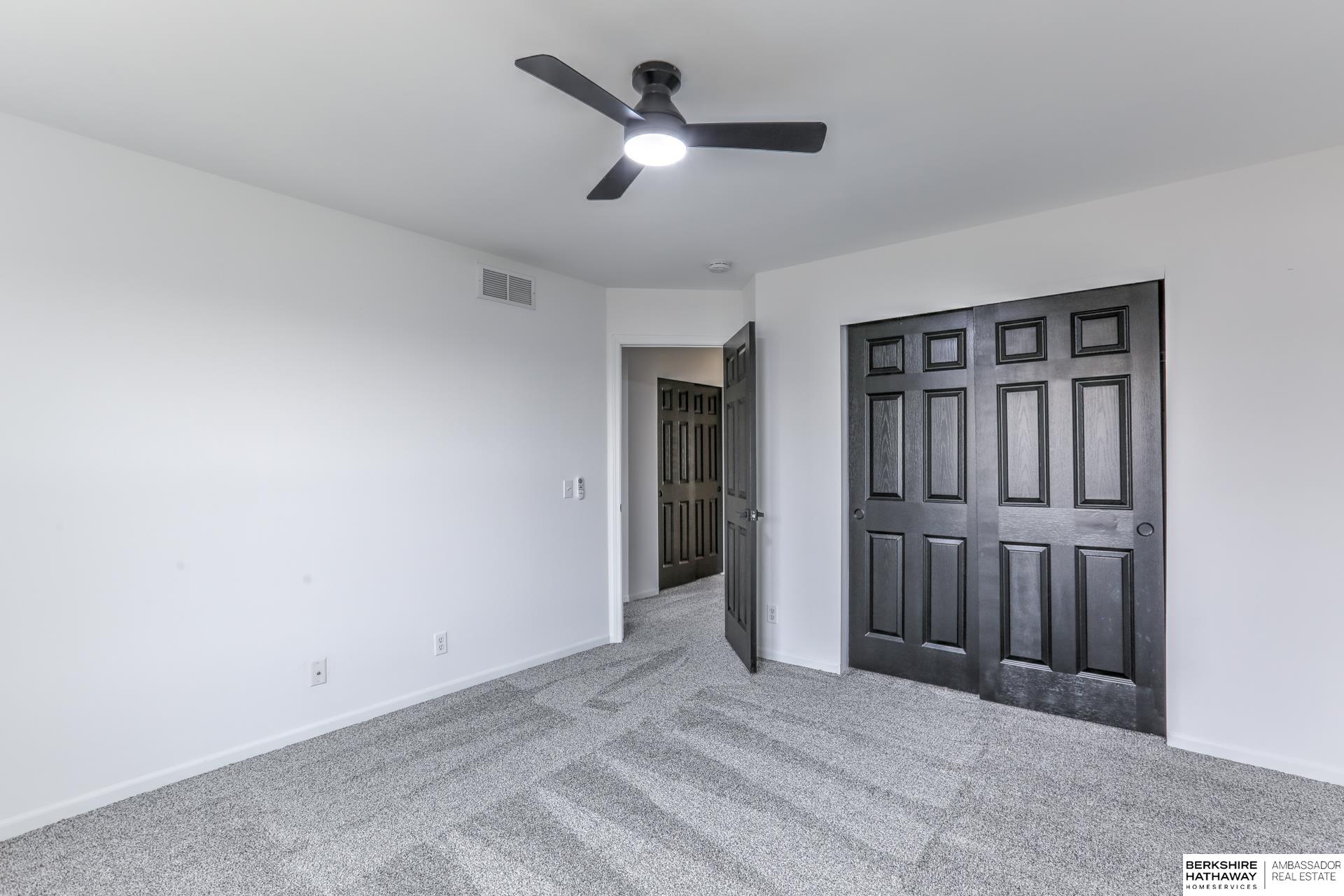 Omaha, Nebraska 68135, United States, 4 Bedrooms Bedrooms, ,3 BathroomsBathrooms,Residential,Pending,21707