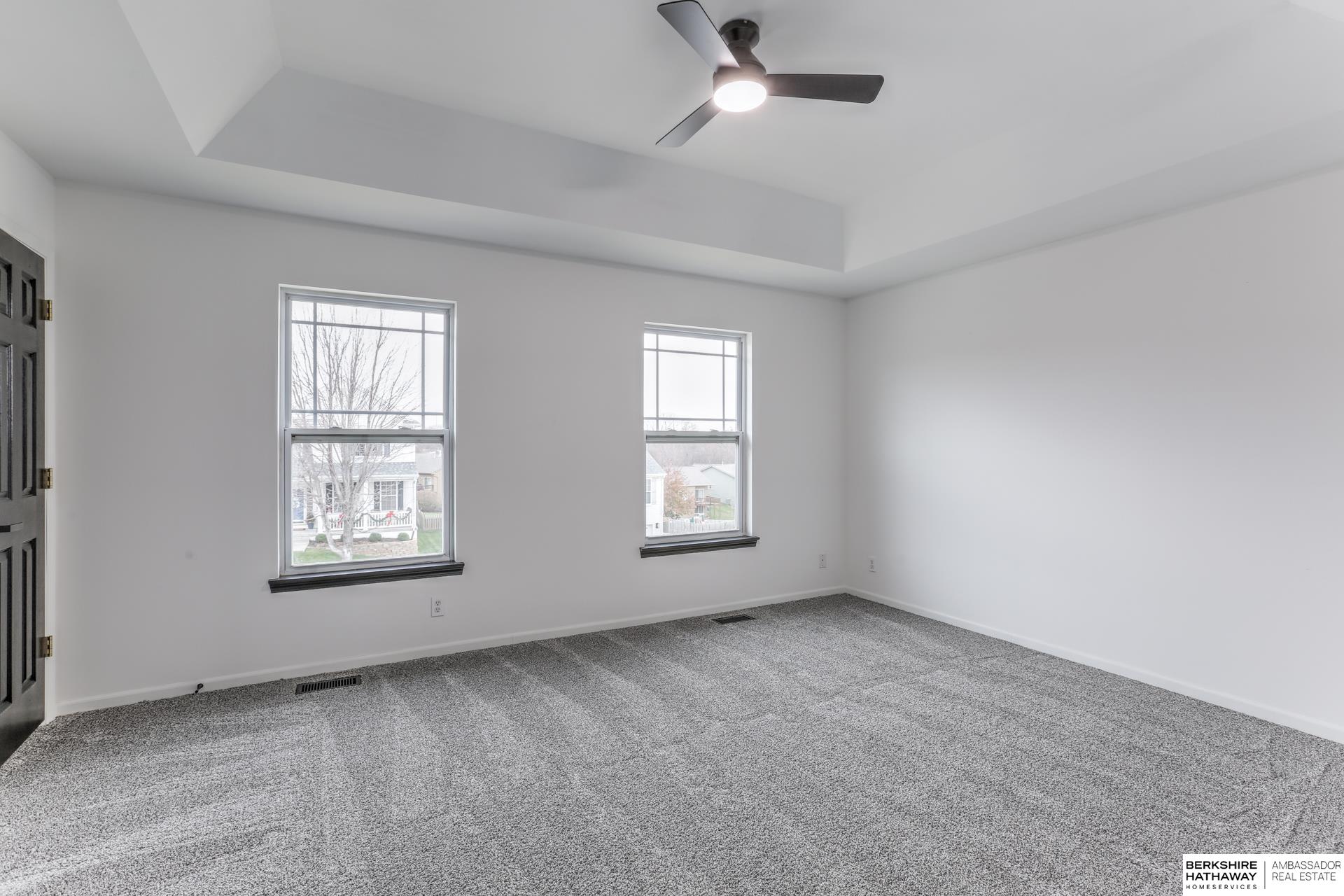 Omaha, Nebraska 68135, United States, 4 Bedrooms Bedrooms, ,3 BathroomsBathrooms,Residential,Pending,21707