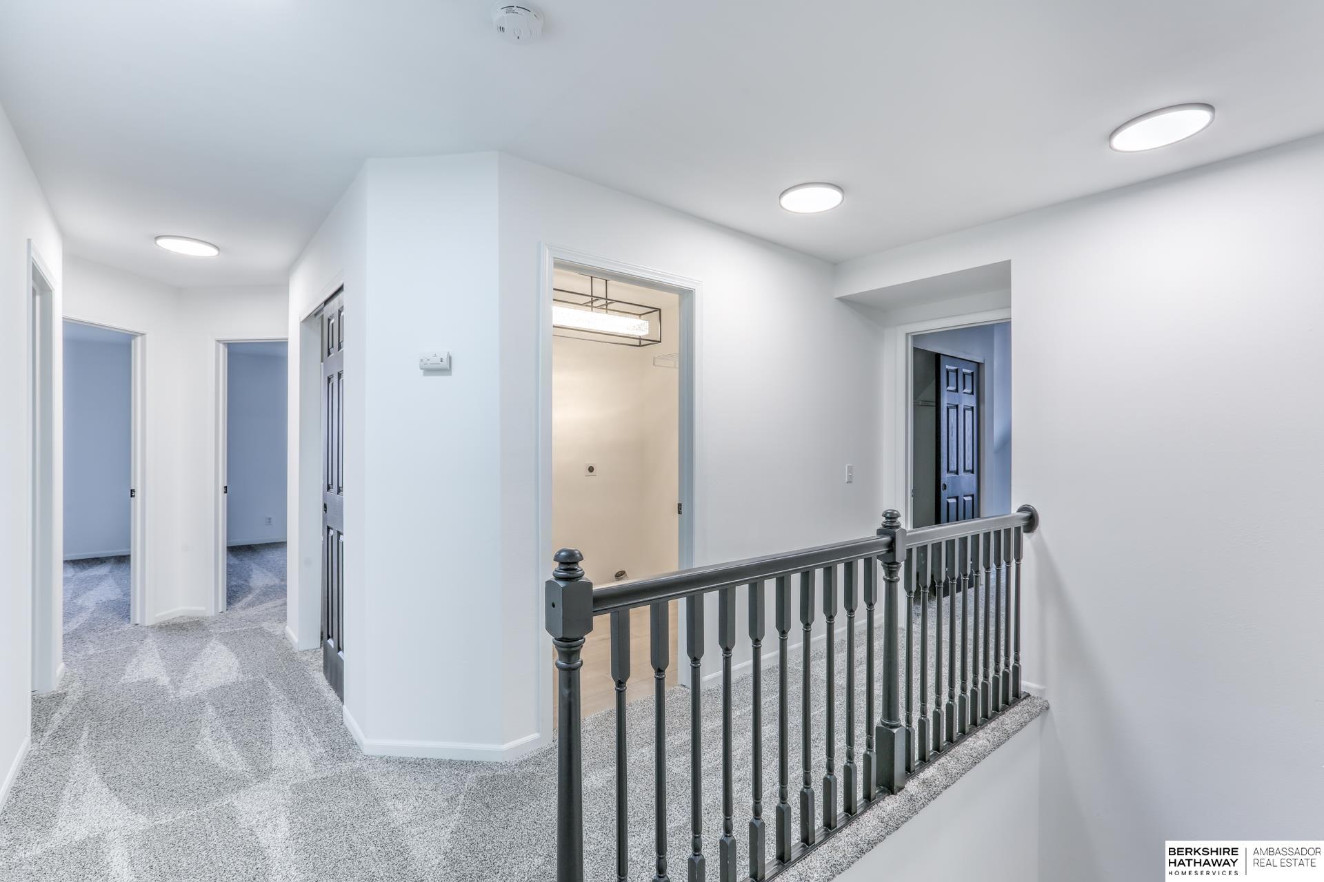 Omaha, Nebraska 68135, United States, 4 Bedrooms Bedrooms, ,3 BathroomsBathrooms,Residential,Pending,21707