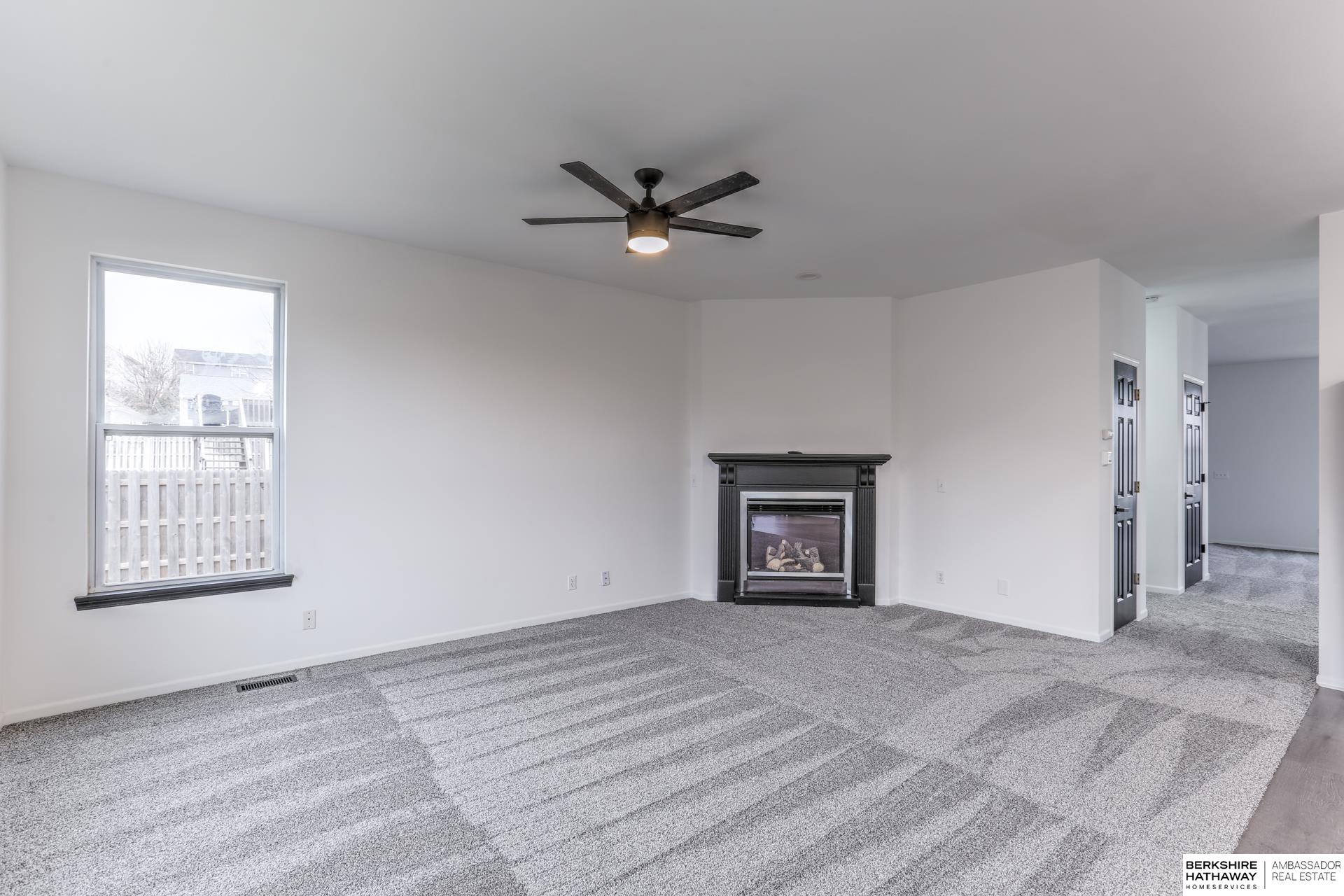 Omaha, Nebraska 68135, United States, 4 Bedrooms Bedrooms, ,3 BathroomsBathrooms,Residential,Pending,21707