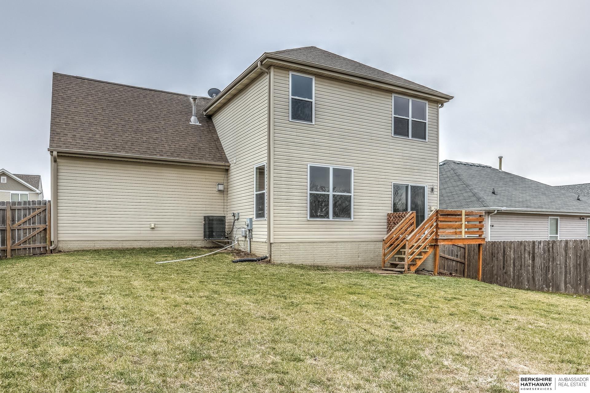 Omaha, Nebraska 68135, United States, 4 Bedrooms Bedrooms, ,3 BathroomsBathrooms,Residential,Pending,21707