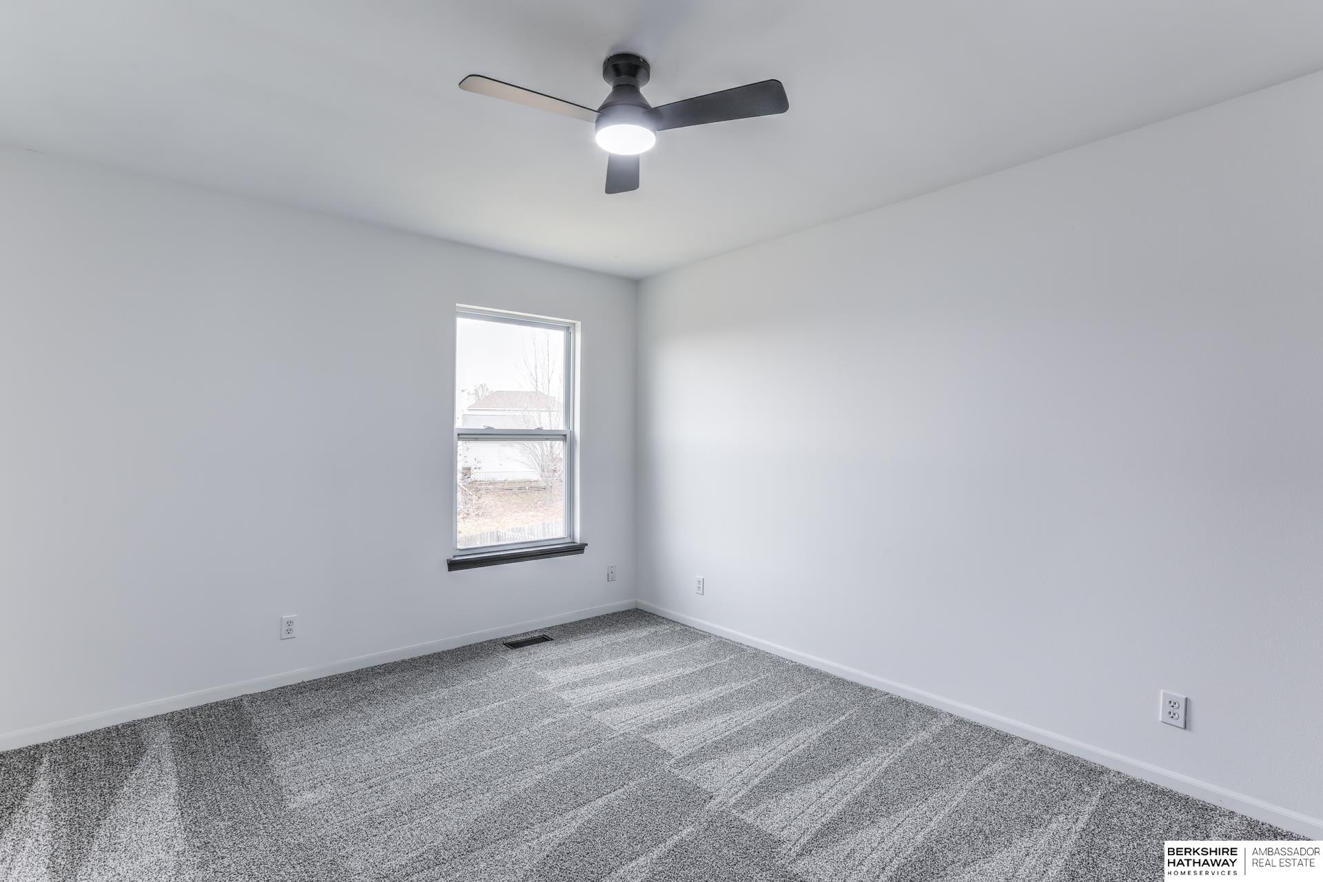 Omaha, Nebraska 68135, United States, 4 Bedrooms Bedrooms, ,3 BathroomsBathrooms,Residential,Pending,21707