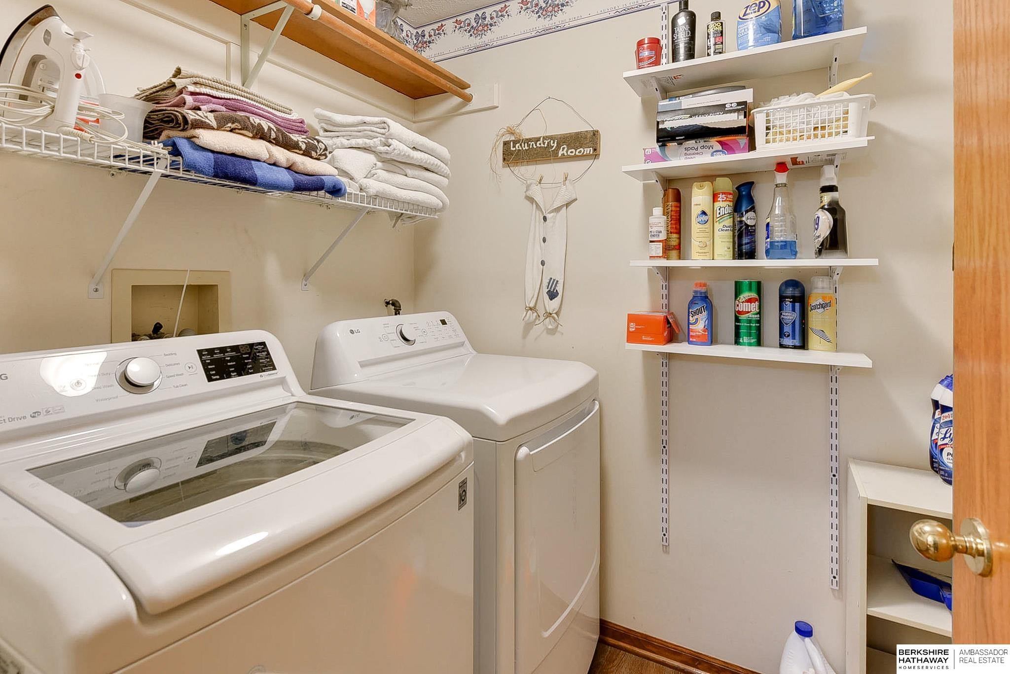 Omaha, Nebraska 68135, United States, 4 Bedrooms Bedrooms, ,3 BathroomsBathrooms,Residential,Pending,103329