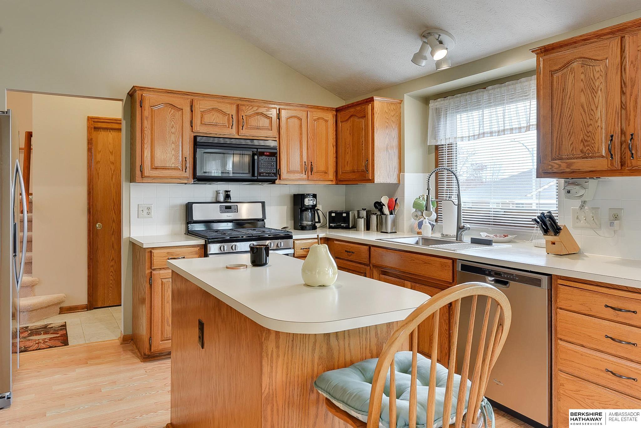 Omaha, Nebraska 68135, United States, 4 Bedrooms Bedrooms, ,3 BathroomsBathrooms,Residential,Pending,103329