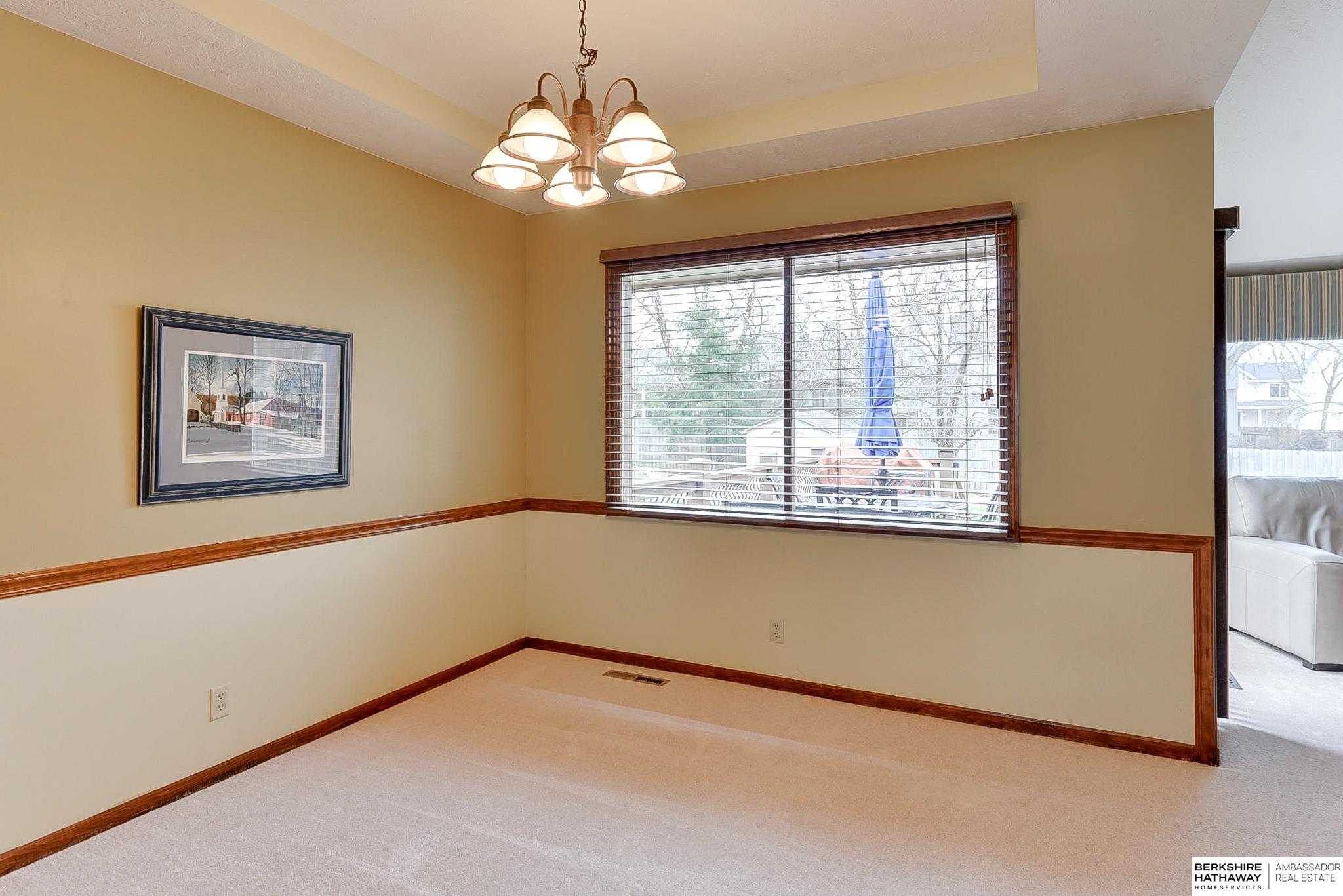 Omaha, Nebraska 68135, United States, 4 Bedrooms Bedrooms, ,3 BathroomsBathrooms,Residential,Pending,103329