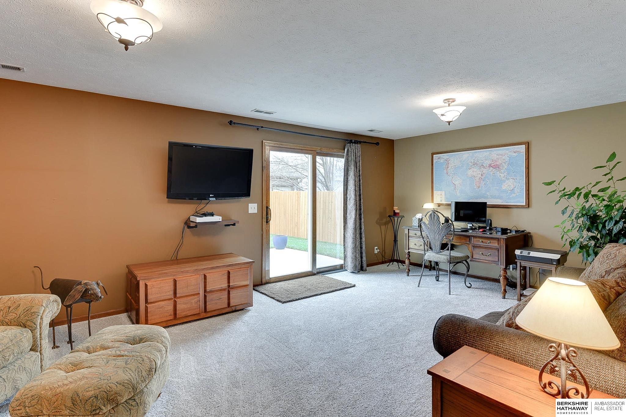 Omaha, Nebraska 68135, United States, 4 Bedrooms Bedrooms, ,3 BathroomsBathrooms,Residential,Pending,103329