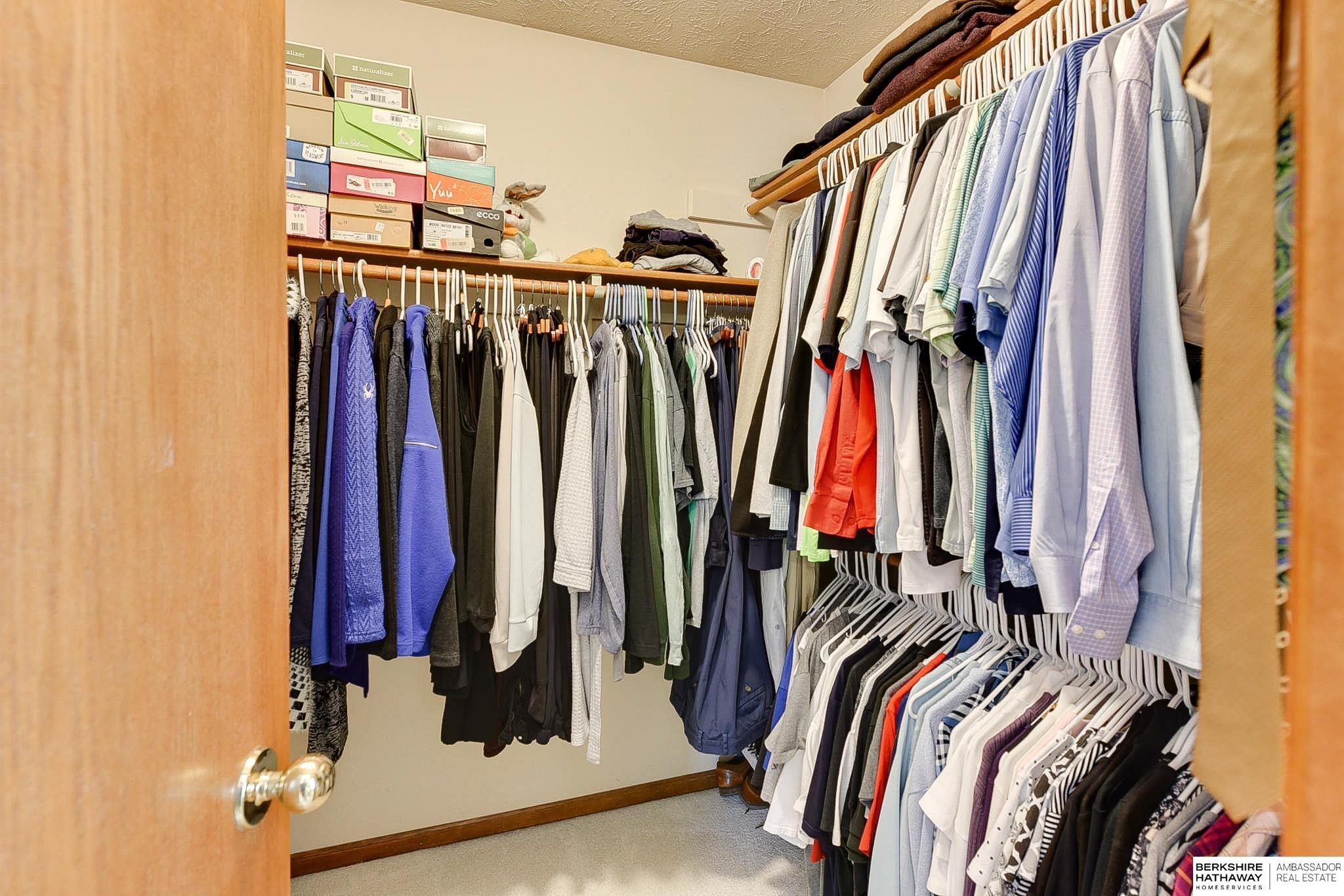 Omaha, Nebraska 68135, United States, 4 Bedrooms Bedrooms, ,3 BathroomsBathrooms,Residential,Pending,103329