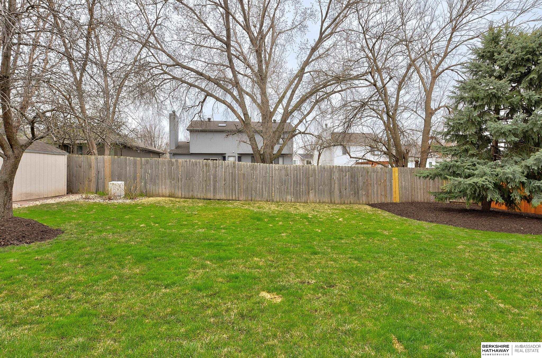 Omaha, Nebraska 68135, United States, 4 Bedrooms Bedrooms, ,3 BathroomsBathrooms,Residential,Pending,103329