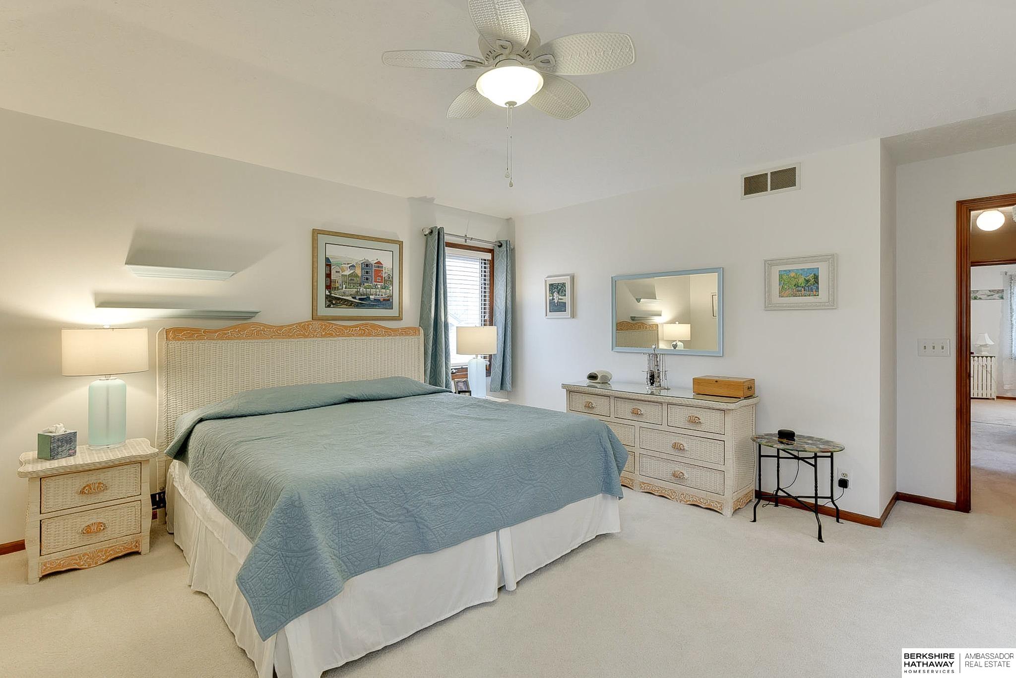 Omaha, Nebraska 68135, United States, 4 Bedrooms Bedrooms, ,3 BathroomsBathrooms,Residential,Pending,103329