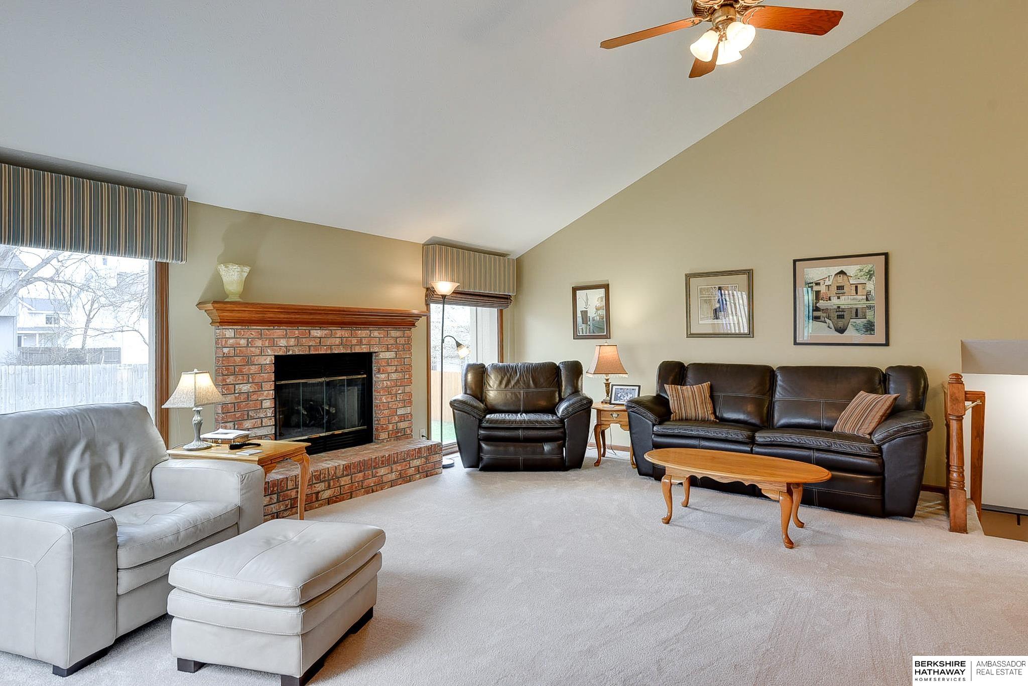 Omaha, Nebraska 68135, United States, 4 Bedrooms Bedrooms, ,3 BathroomsBathrooms,Residential,Pending,103329