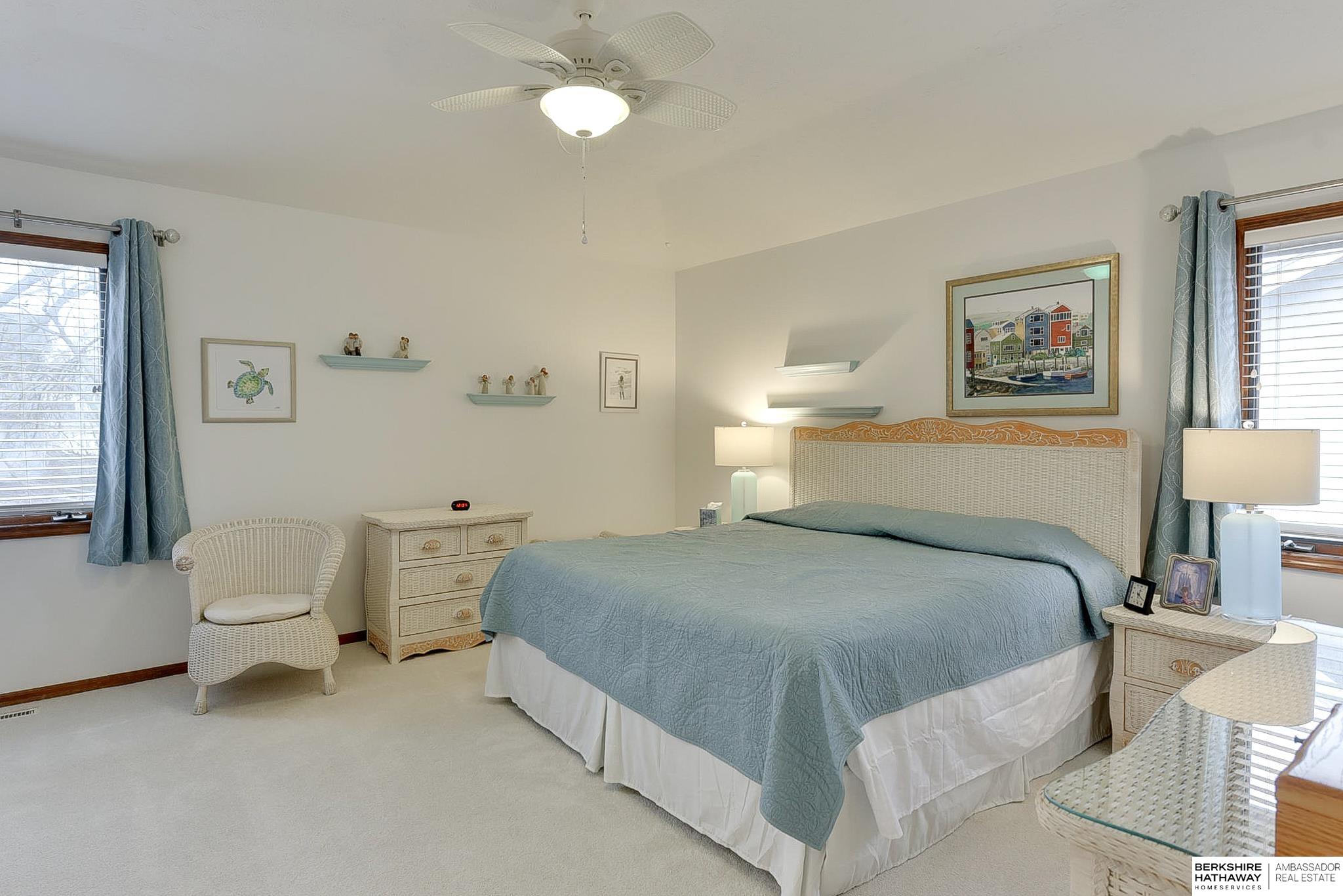 Omaha, Nebraska 68135, United States, 4 Bedrooms Bedrooms, ,3 BathroomsBathrooms,Residential,Pending,103329