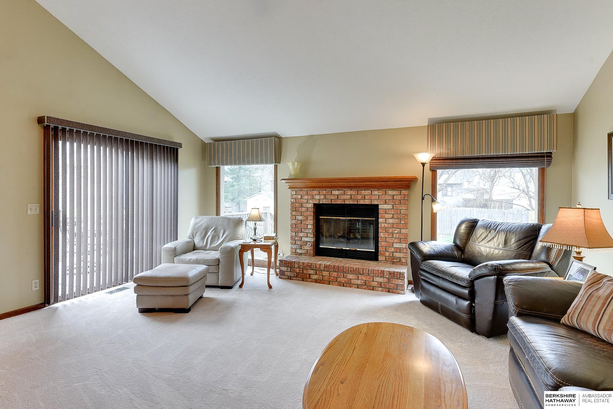 Omaha, Nebraska 68135, United States, 4 Bedrooms Bedrooms, ,3 BathroomsBathrooms,Residential,Pending,103329