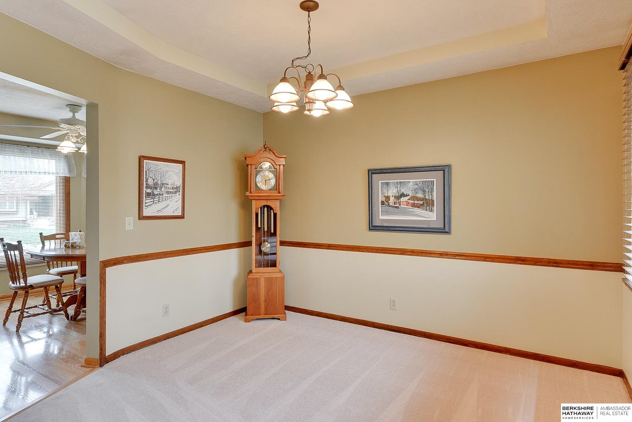 Omaha, Nebraska 68135, United States, 4 Bedrooms Bedrooms, ,3 BathroomsBathrooms,Residential,Pending,103329