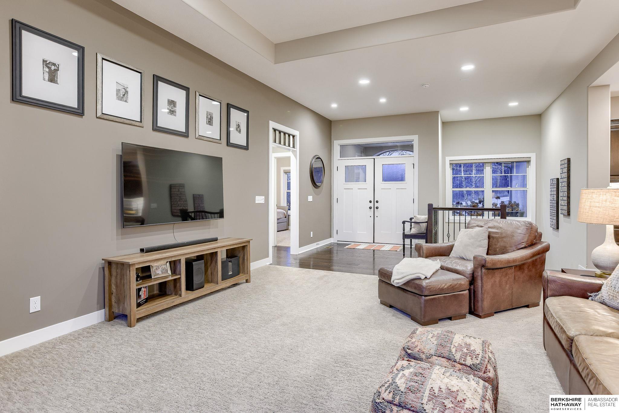 Louisville, Nebraska 68037, United States, 5 Bedrooms Bedrooms, ,3 BathroomsBathrooms,Residential,Active,8490