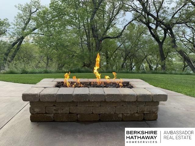 Louisville, Nebraska 68037, United States, 5 Bedrooms Bedrooms, ,3 BathroomsBathrooms,Residential,Active,8490