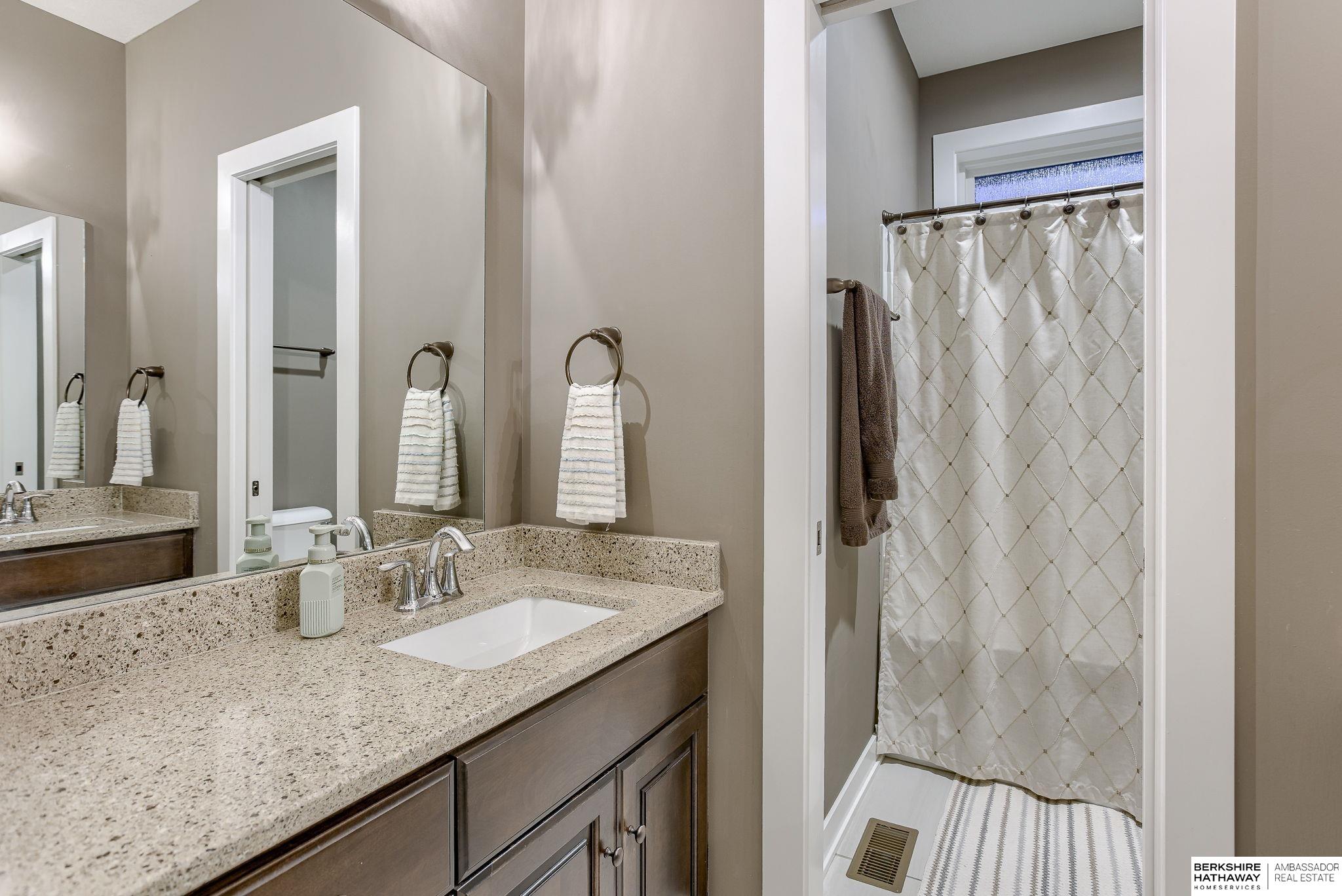 Louisville, Nebraska 68037, United States, 5 Bedrooms Bedrooms, ,3 BathroomsBathrooms,Residential,Active,8490