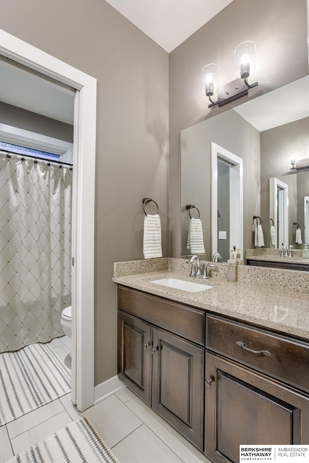 Louisville, Nebraska 68037, United States, 5 Bedrooms Bedrooms, ,3 BathroomsBathrooms,Residential,Active,8490